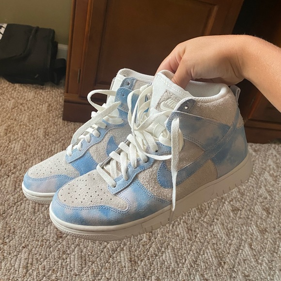 Nike Dunk High SE in Celestine Blue/Sail (style: FD0882-400) - Picture 2 of 6